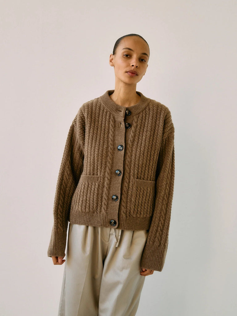 Gertrud Cable Cardigan | Coffee Melange - Skjønn Concept Store