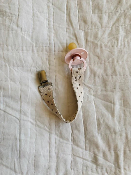 Pacifier Clip | Brown Dot - Skjønn Concept Store