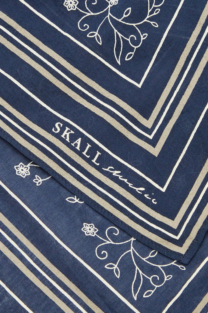 Skall Classic Scarf 55x55 | Navy/Beige/Cream - Skjønn Concept Store